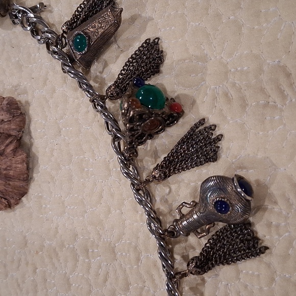 ESTRUSCAN STYLE SILVERTONE CHARM BRACELET - Picture 2 of 2